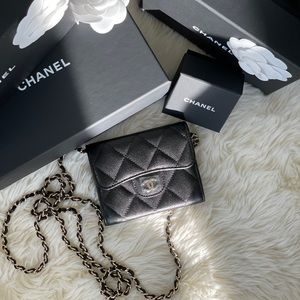 🚫SOLD🚫 AUTHENTIC CHANEL 21P CLUTCH WITH CHAIN